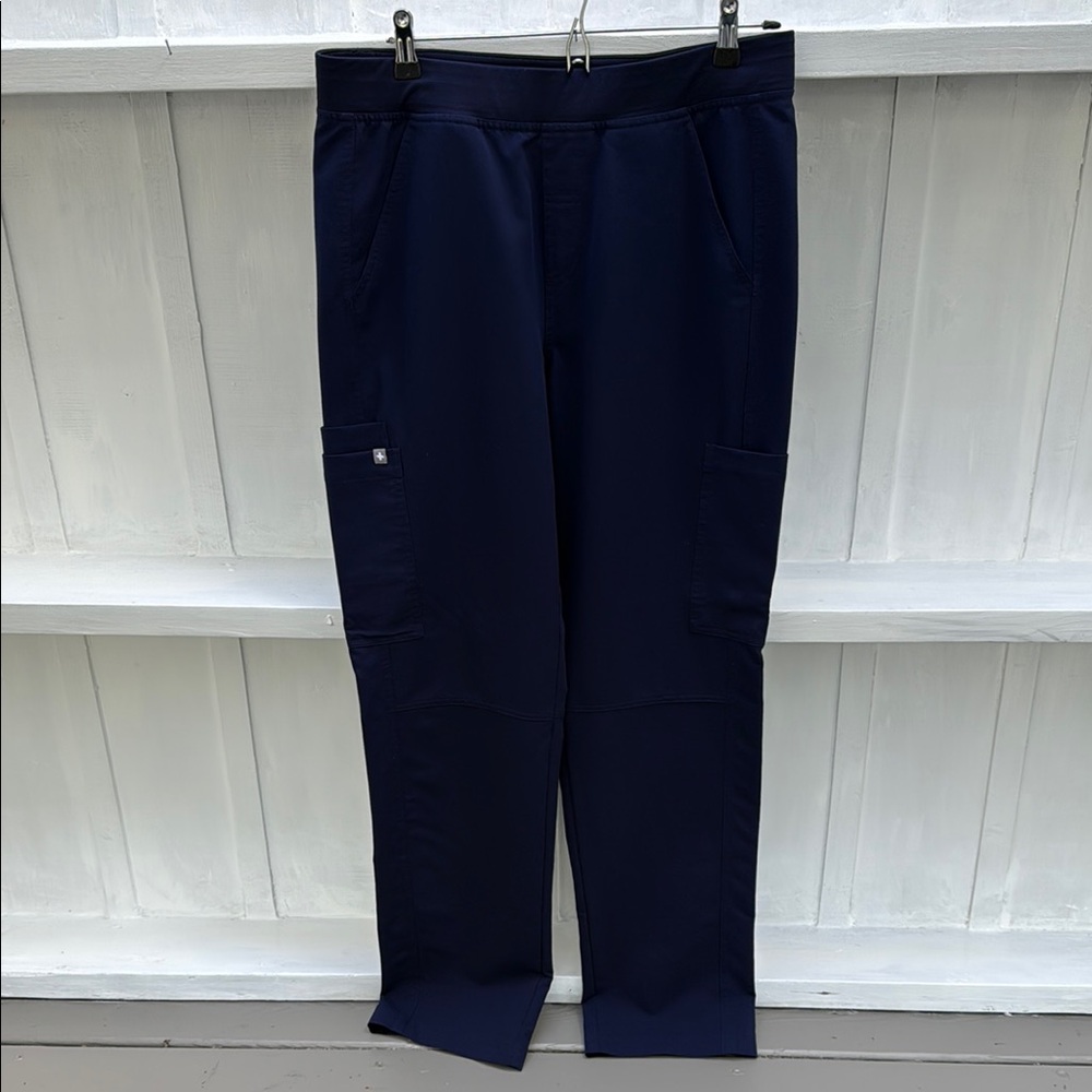 Figs Mens Axim scrub pants. Size Large. Worn once. No blemishes.